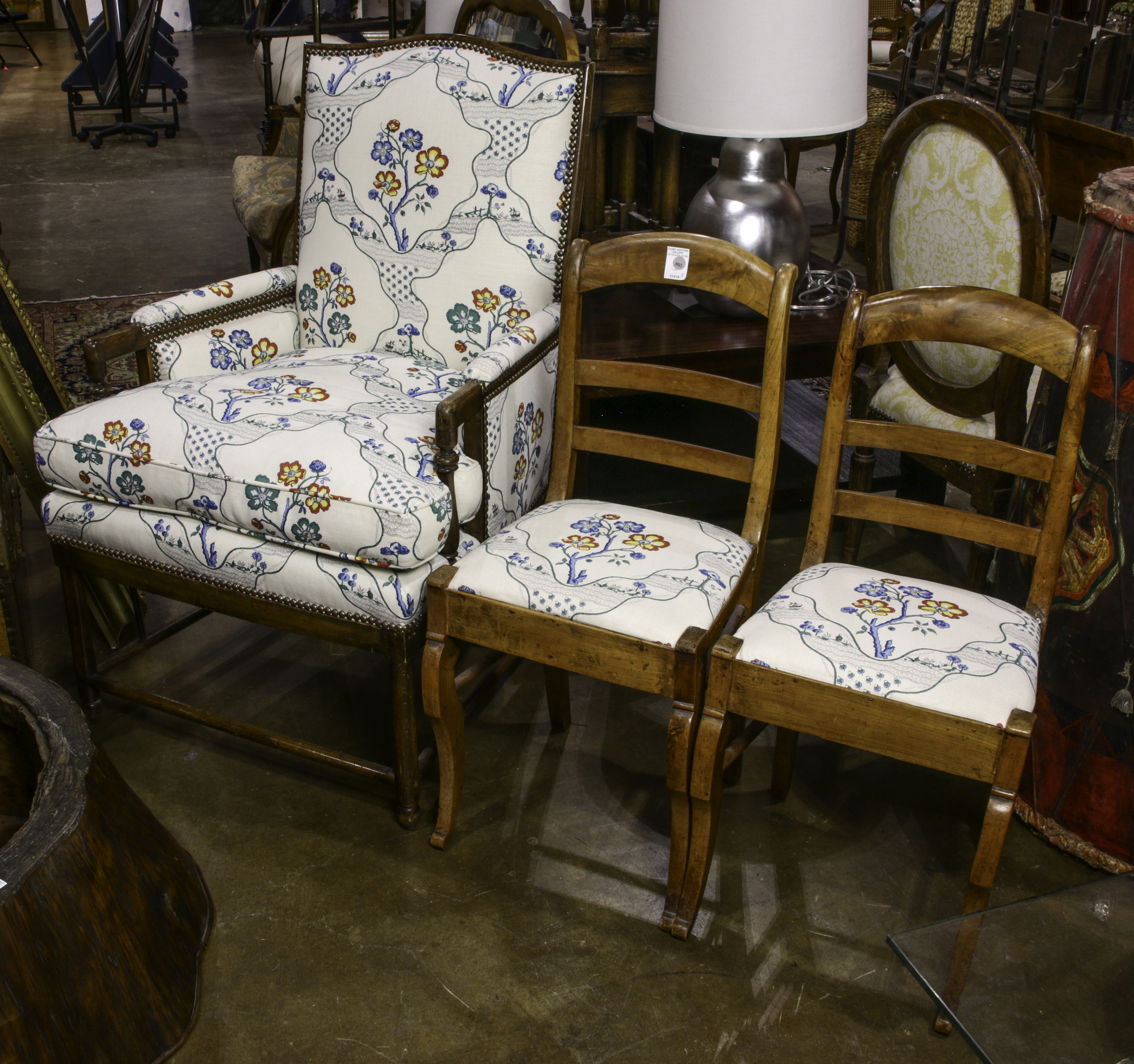 (LOT OF 3) ASSOCIATED SEATING GROUP
