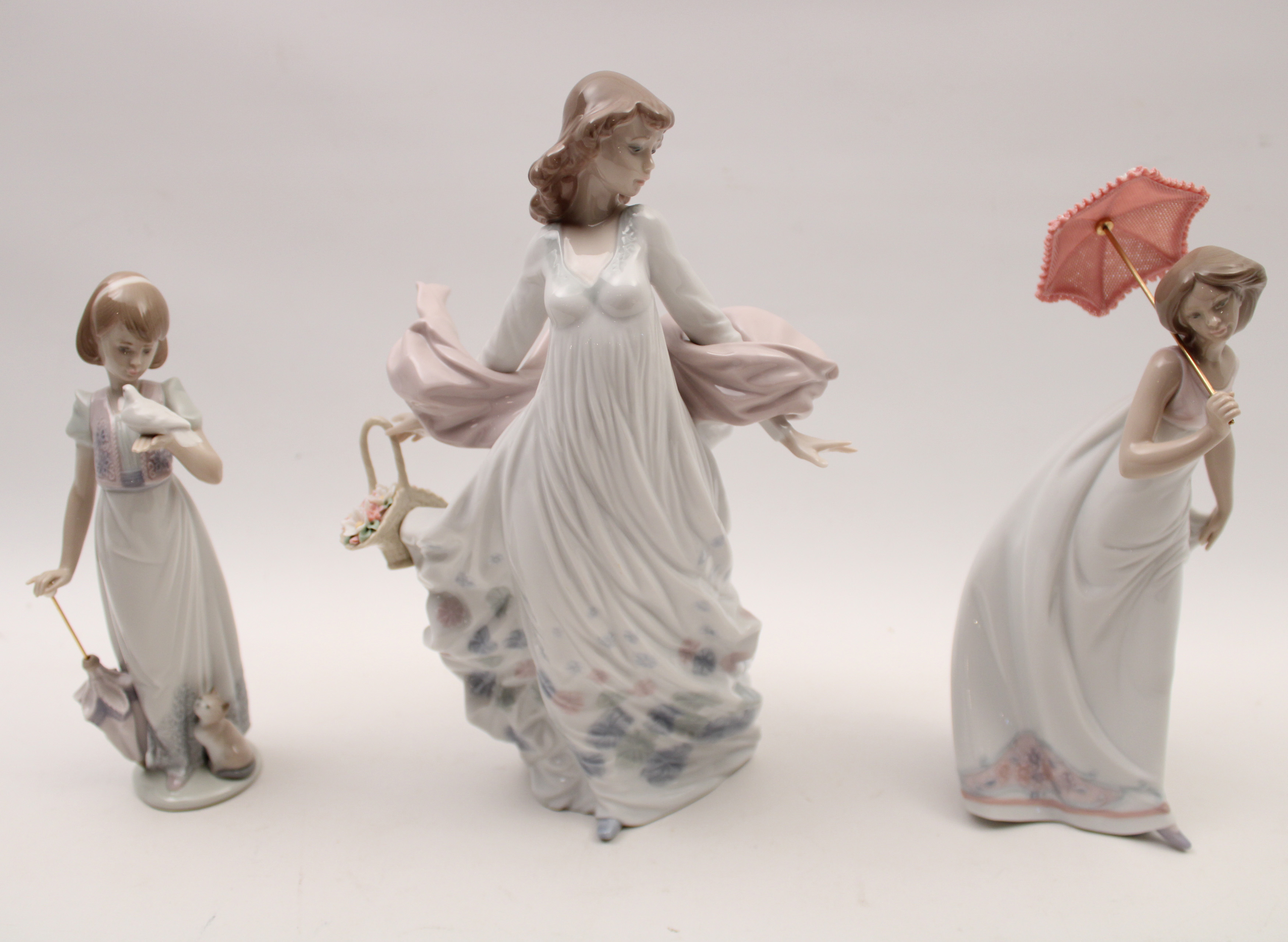 LOT OF 3 LLADRO PORCELAIN FIGURES