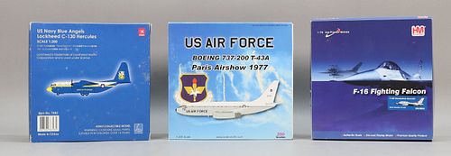 LOT OF 3 MODEL AIRPLANES -