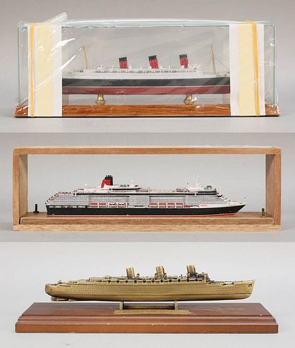 LOT OF 3 MODEL SHIPS - QUEEN
