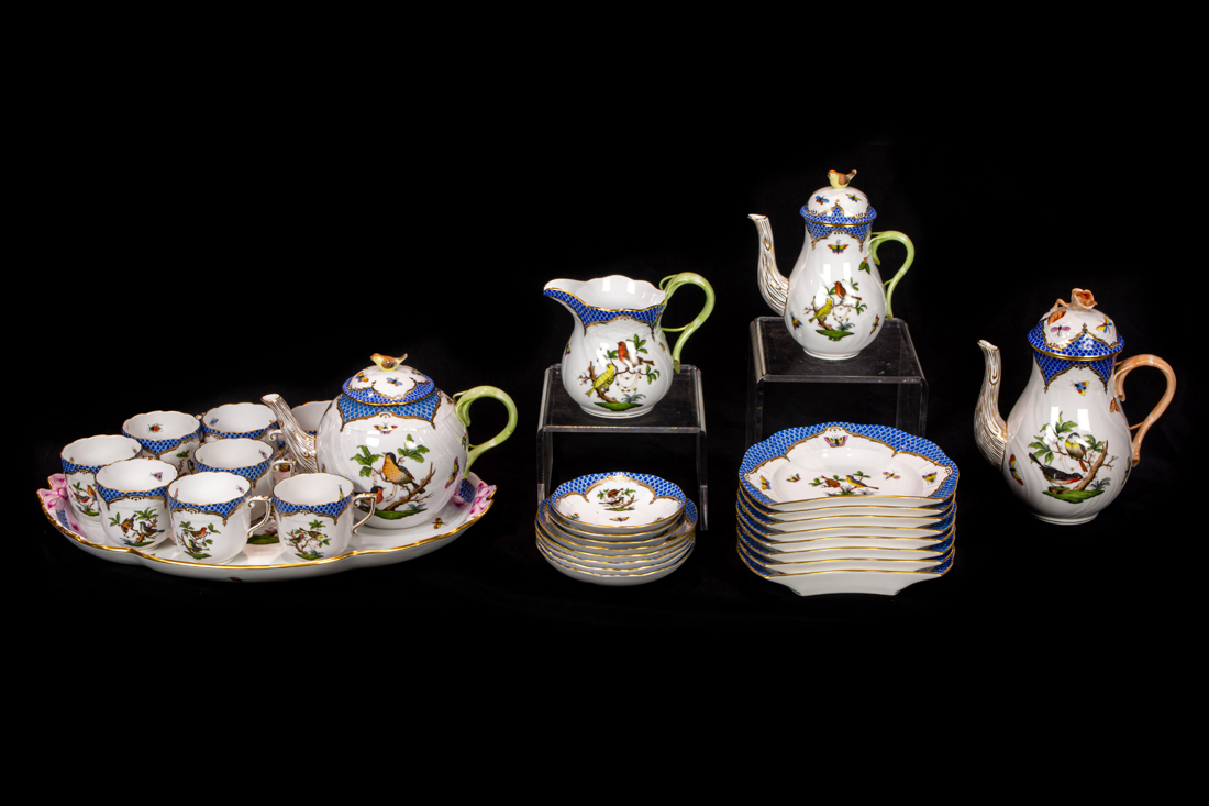 (LOT OF 30) GROUP OF HEREND
