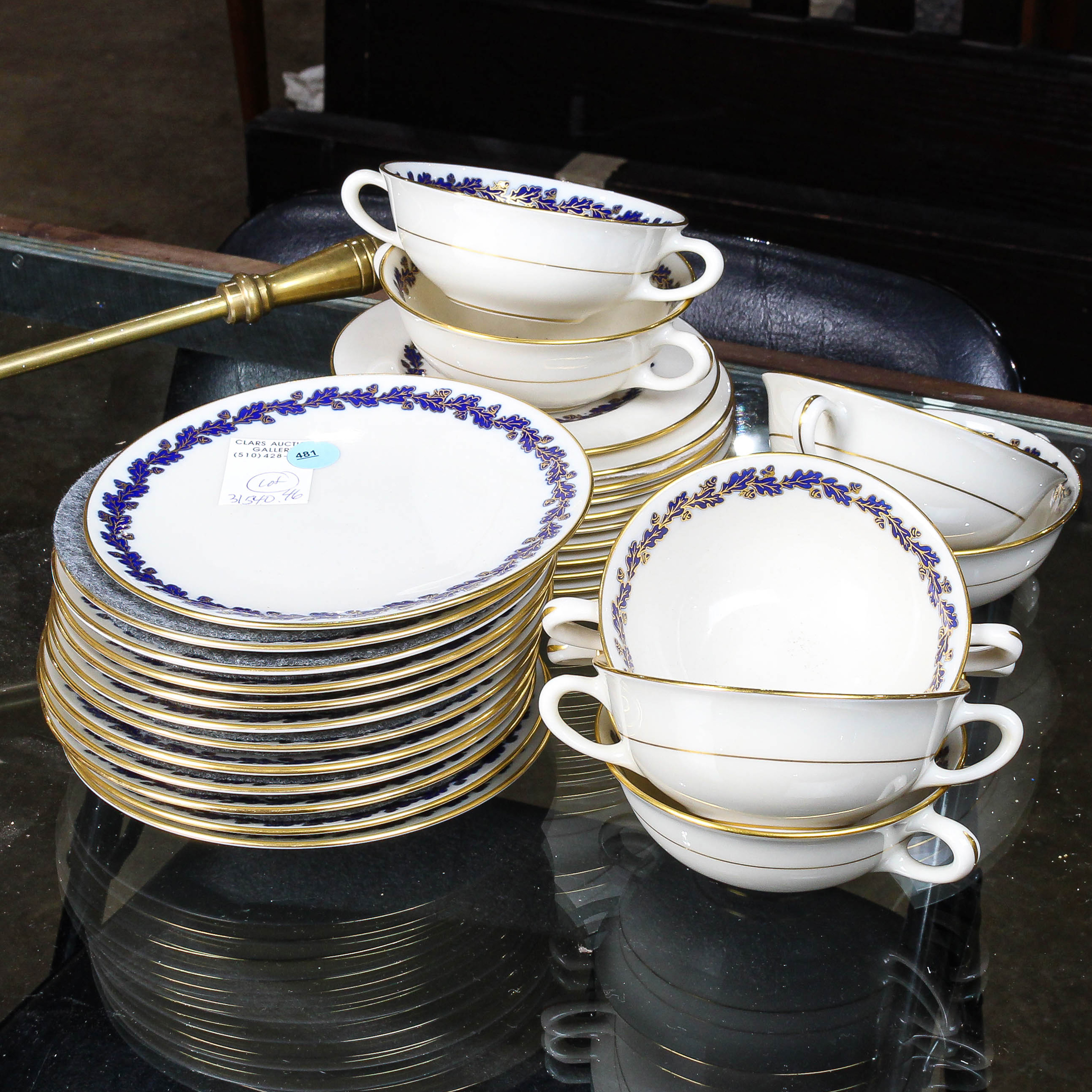 (LOT OF 32) LENOX CHINA SET: (12)