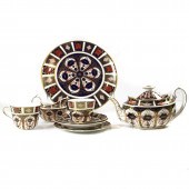 (LOT OF 35) ROYAL CROWN DERBY