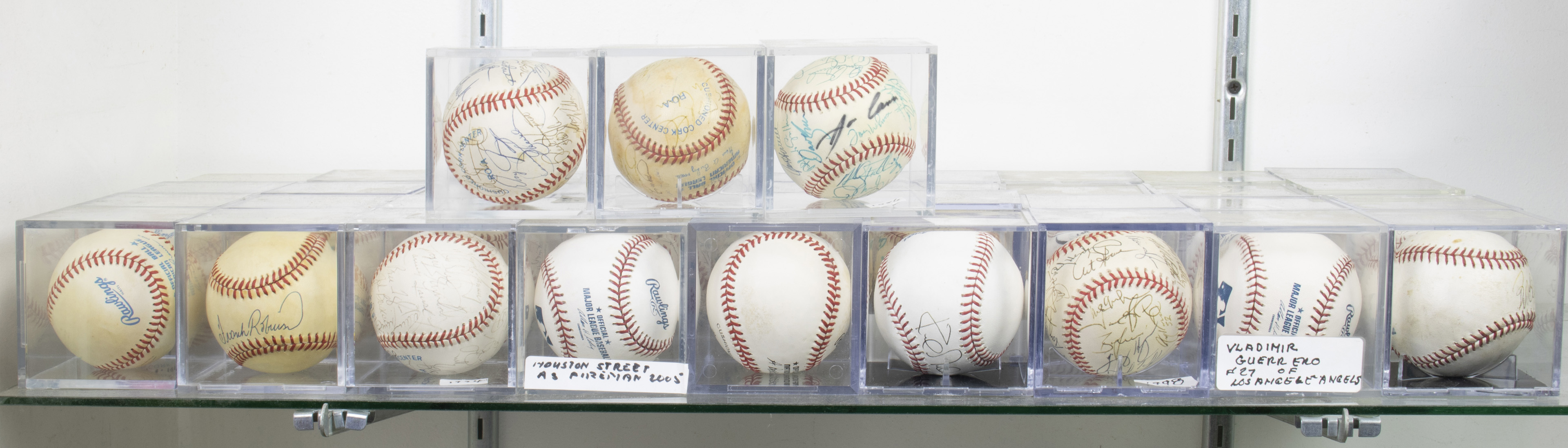 (LOT OF 39) BASEBALL GROUP (lot