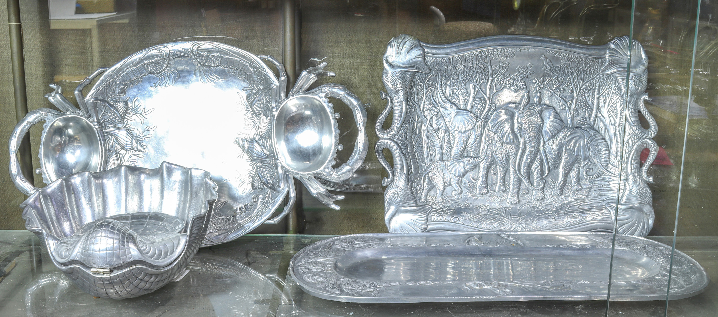 (LOT OF 4) ARTHUR COURT SERVING