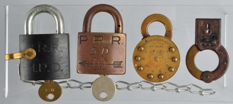 Lot of 4: Locks.  Description