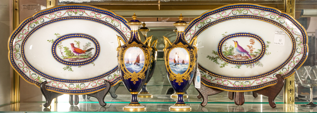 (LOT OF 4) PAIR OF ROYAL CROWN