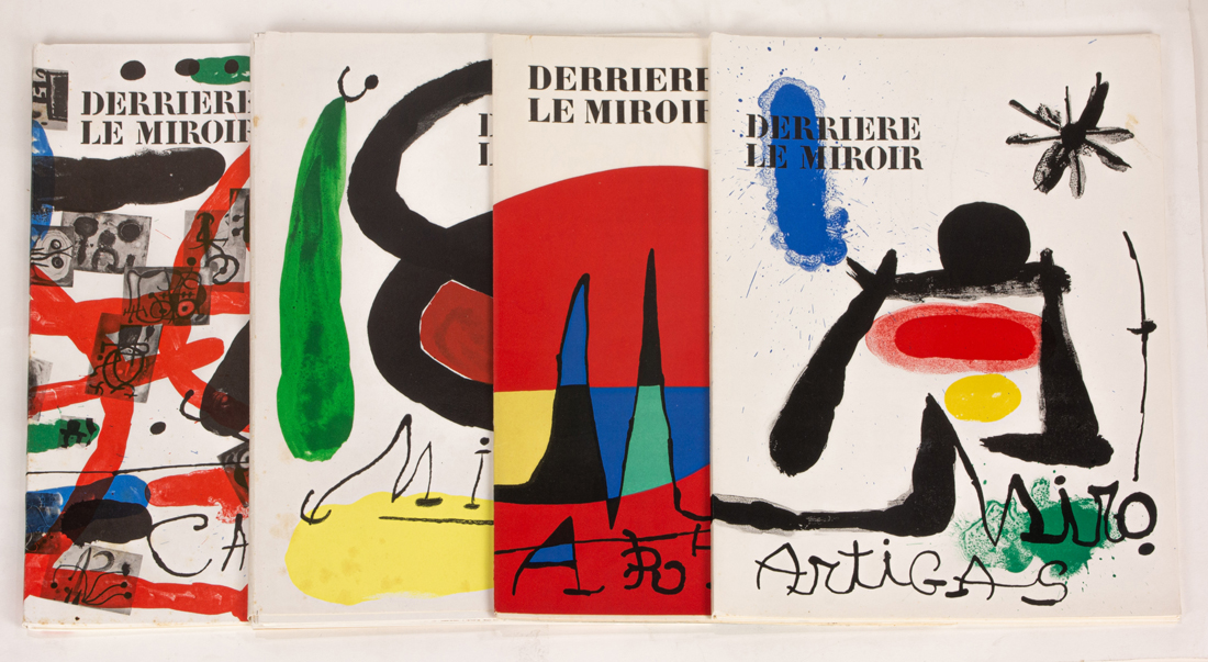 (LOT OF 4) SET OF DERRIERE LE
