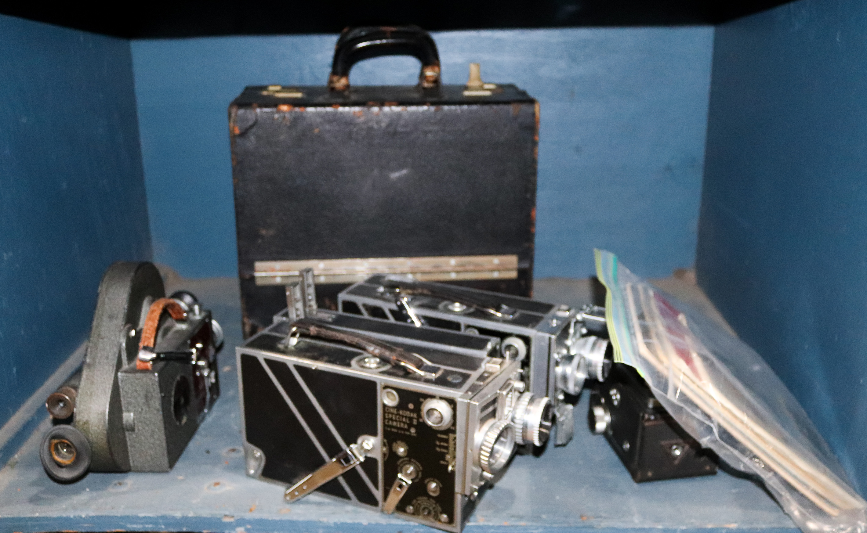 (LOT OF 4) VINTAGE CAMERAS,