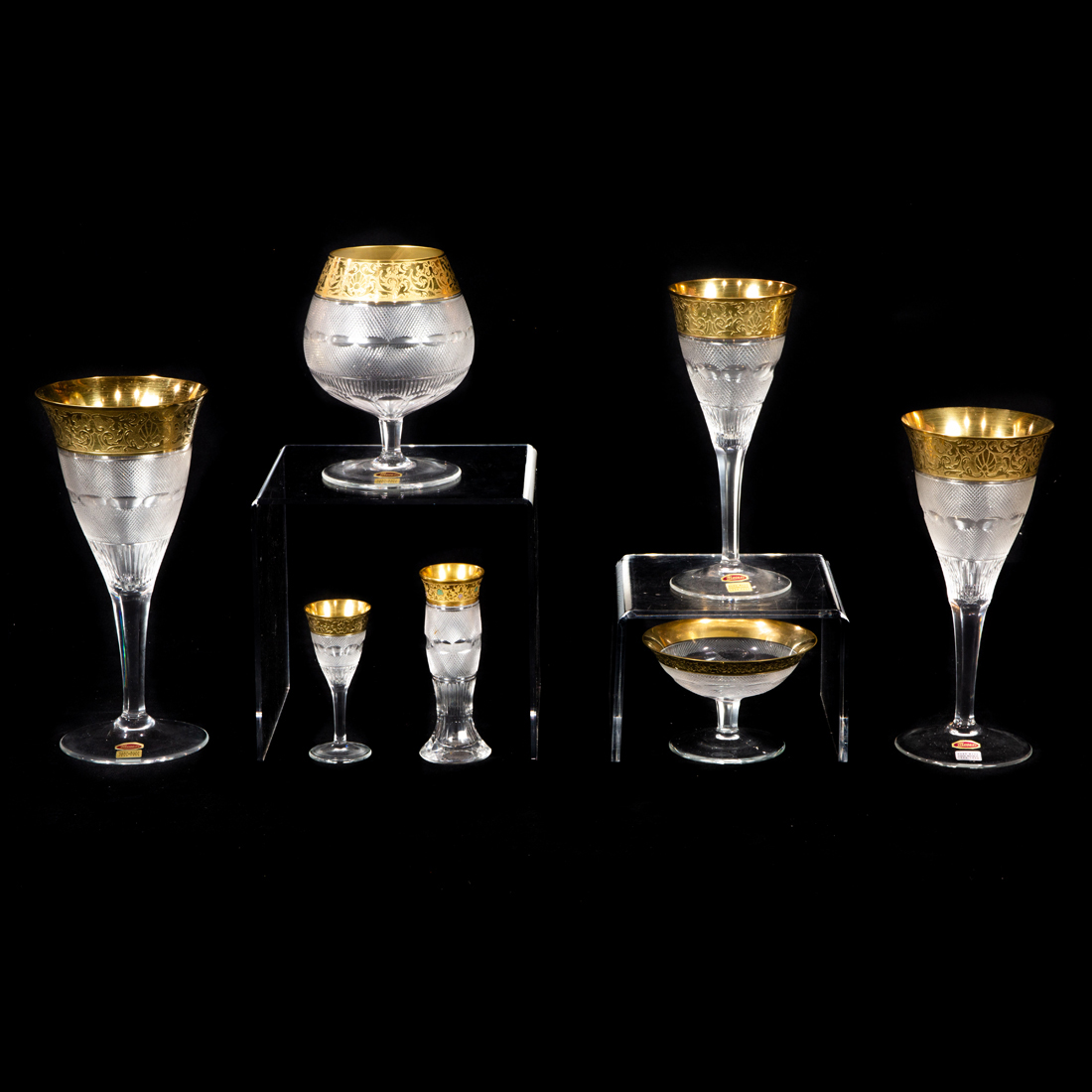 (LOT OF 41) A MOSER CUT GLASS AND