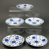 (LOT OF 5) CHINESE BLUE AND WH