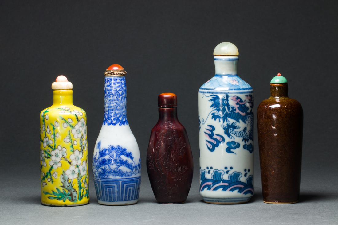 (LOT OF 5) CHINESE SNUFF BOTTLES