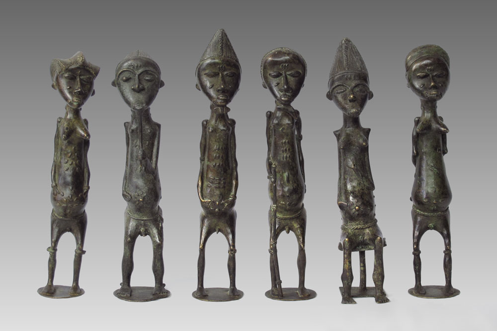 LOT OF 6 AKAN ANCESTRAL FIGURES