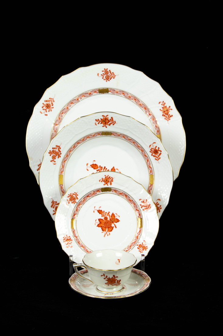 (LOT OF 63) A HEREND PORCELAIN
