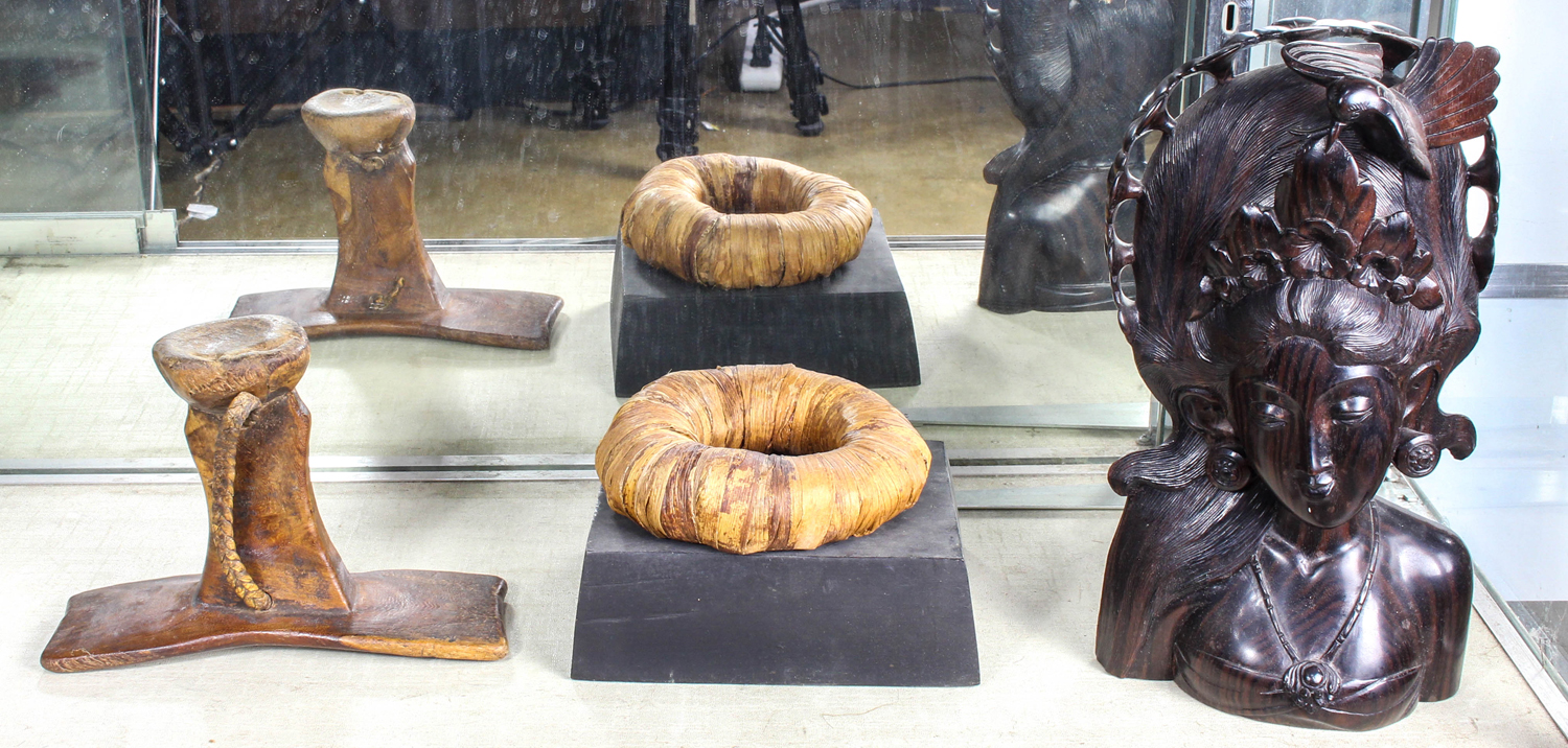 (LOT OF 8)AFRICAN ITEMS: A STRINGED