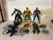 LOT OF ACTION FIGURES INCLUDIN