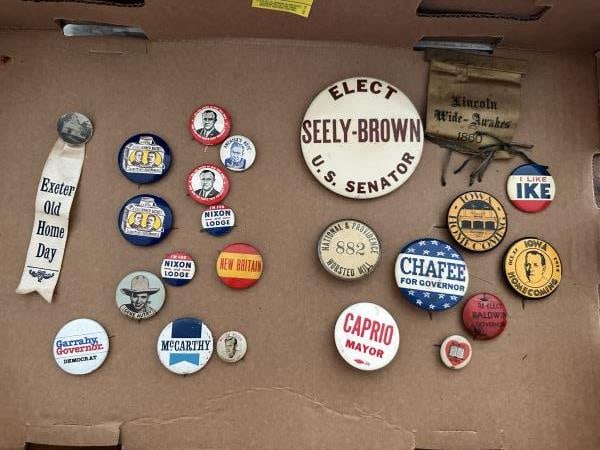 LOT OF ADVERTISING & POLITICAL PINS