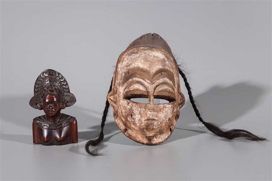 Lot of African mask and wood