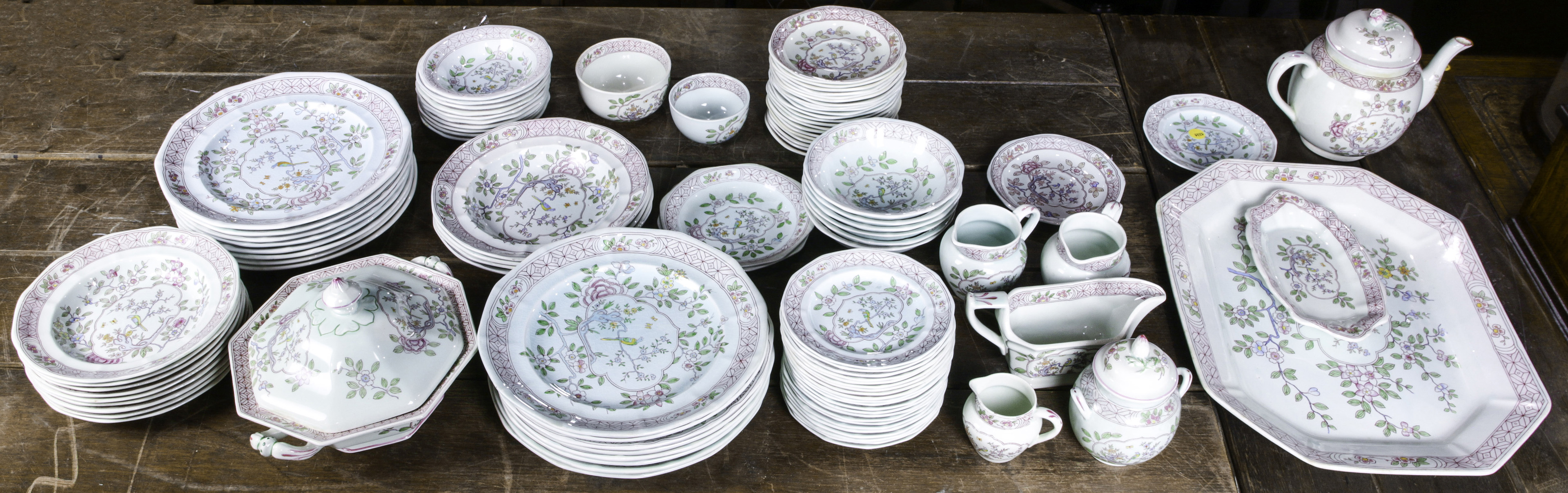 (LOT OF APPROX 103) LARGE GROUP