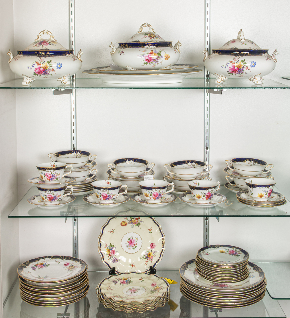 (LOT OF APPROX 80) A ROYAL CROWN