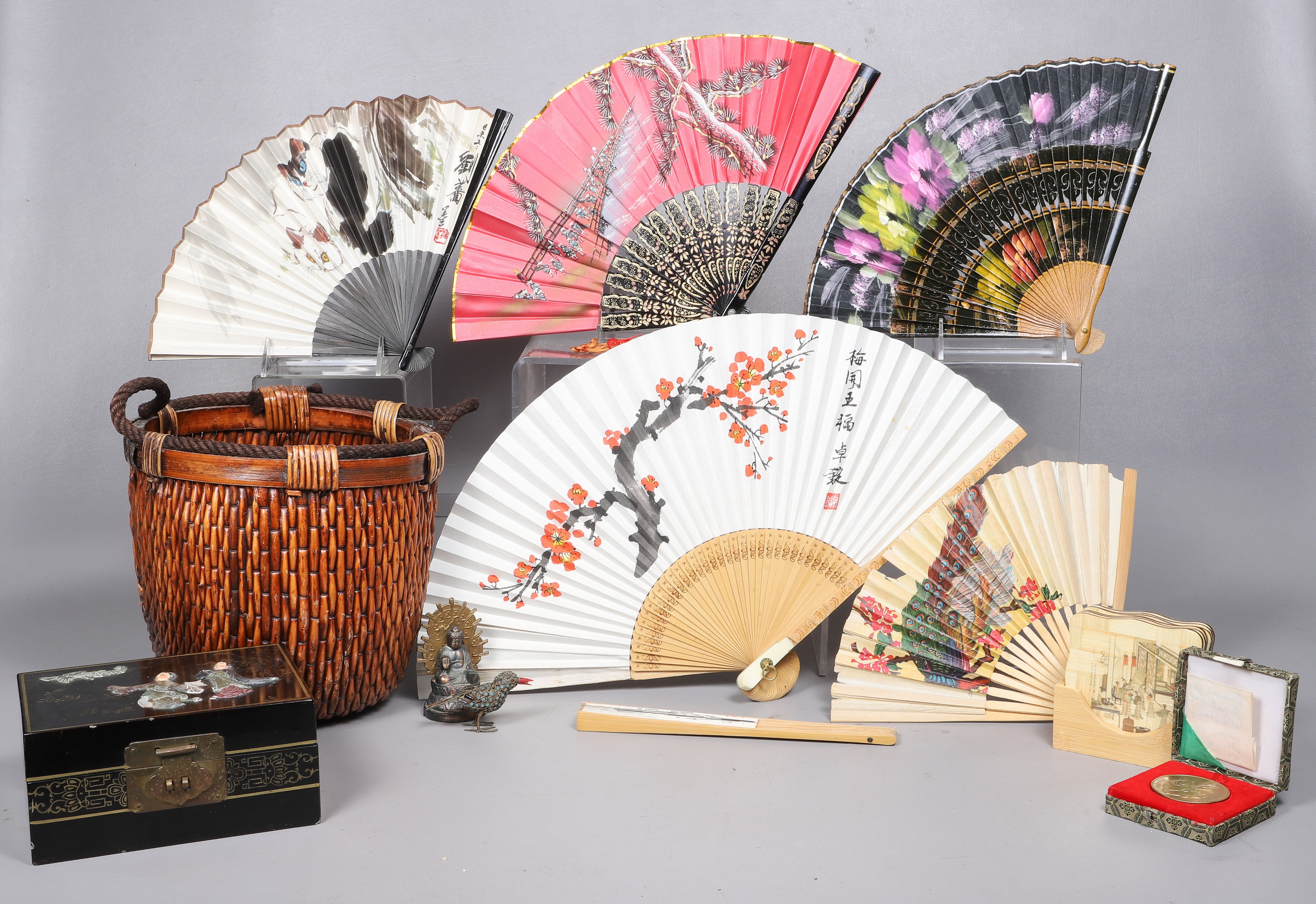 Lot of Asian items, c/o brass China