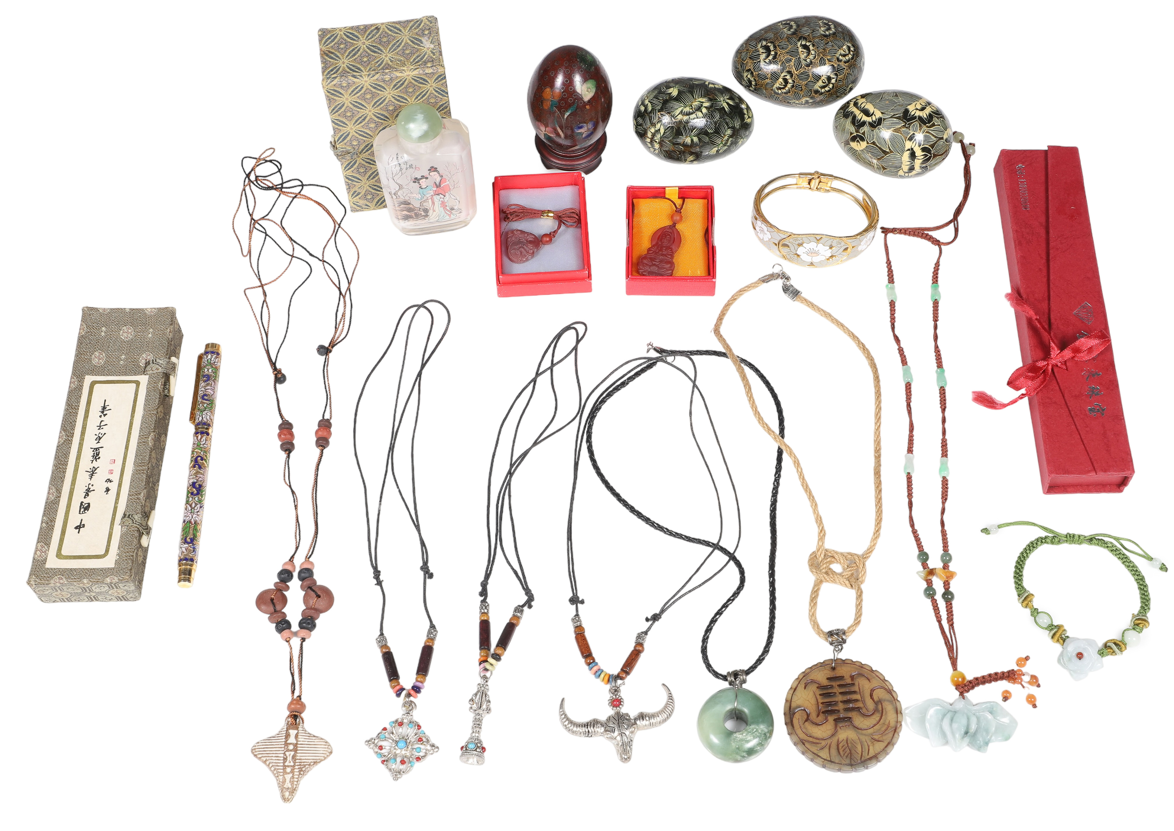 Lot of Asian jewelry & snuff
