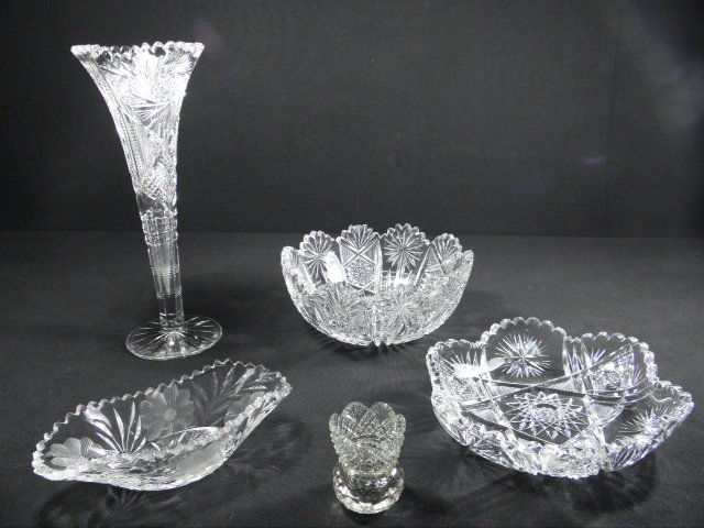 Lot of assorted cut glass and