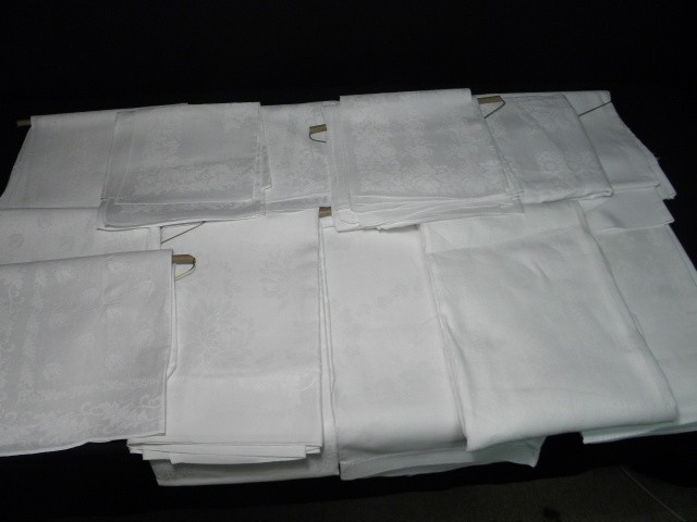 Lot of assorted Damask napkins