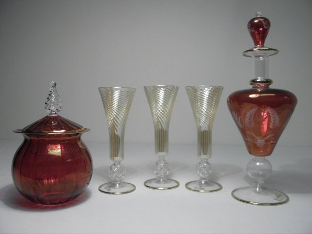 Lot of assorted egyptian glassware.
