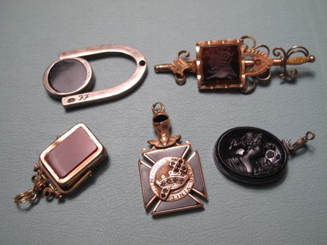 Lot of assorted Intaglio pendants