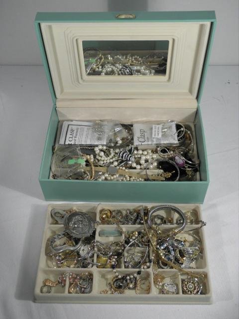 Lot of assorted ladies costume