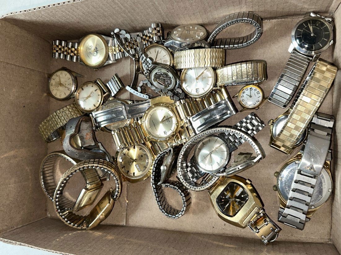 LOT OF ASSORTED MEN'S WRIST