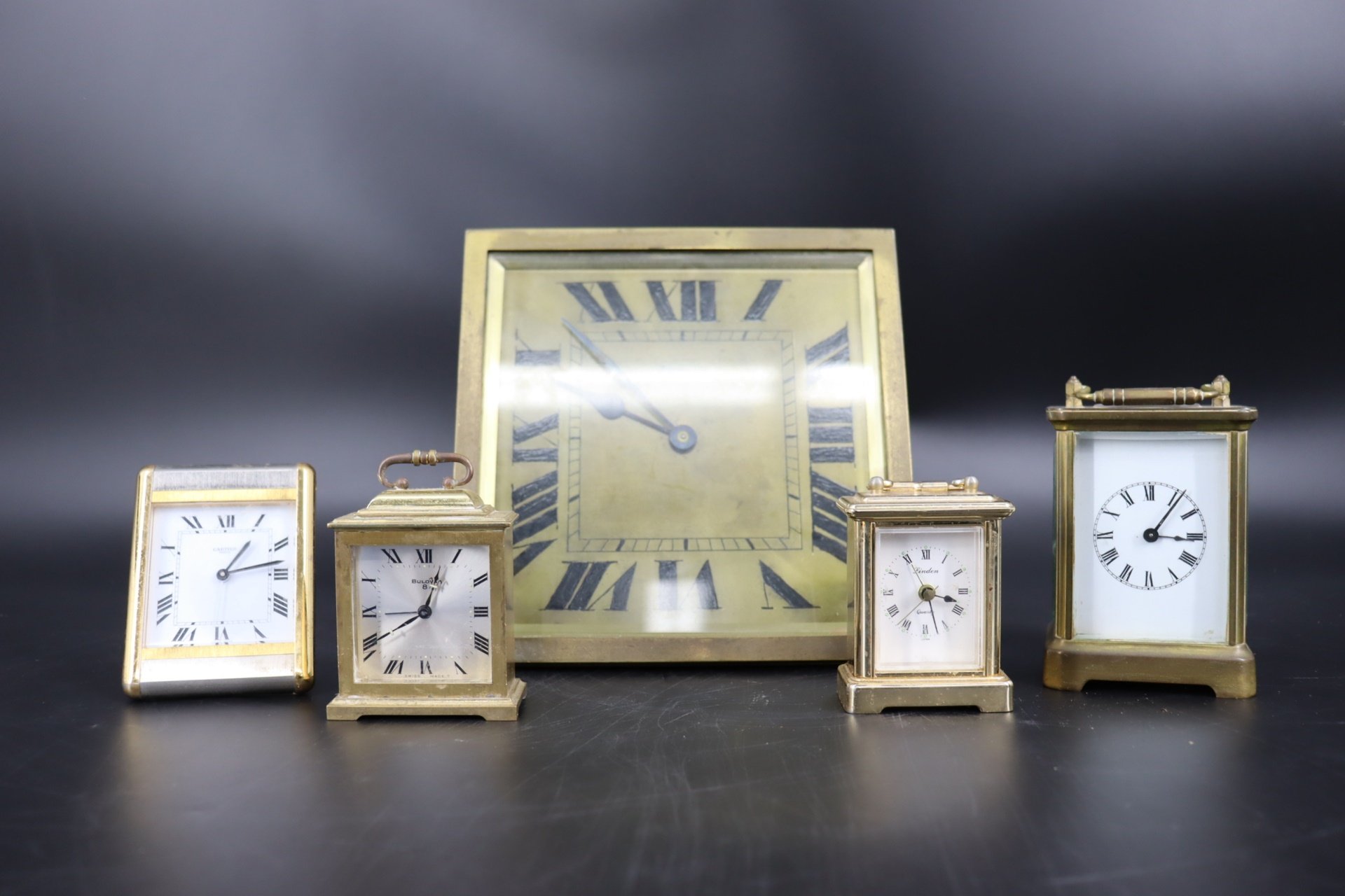 LOT OF ASSORTED VINTAGE CLOCKS.