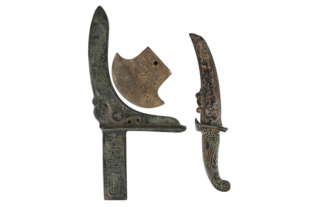 LOT OF ASSORTED WEAPONScomprising a