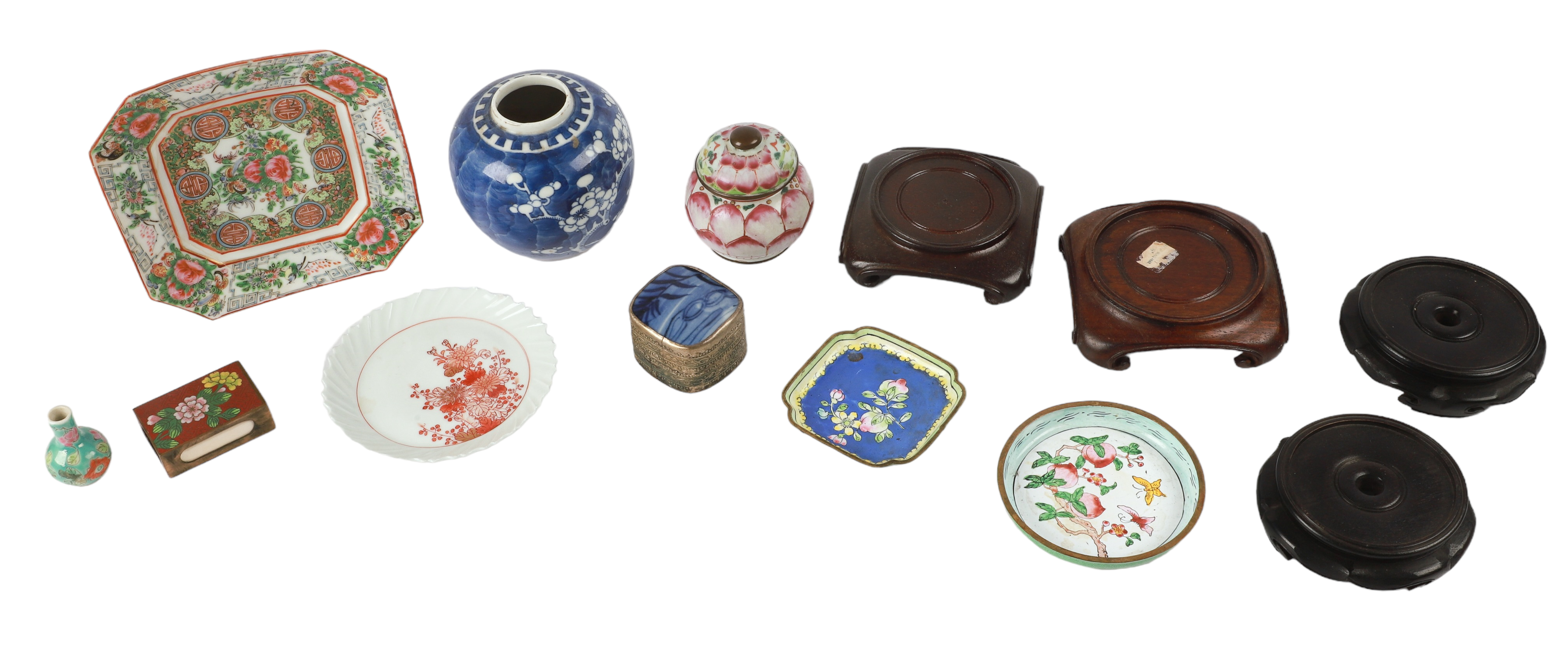 Lot of Chinese items, c/o Famille