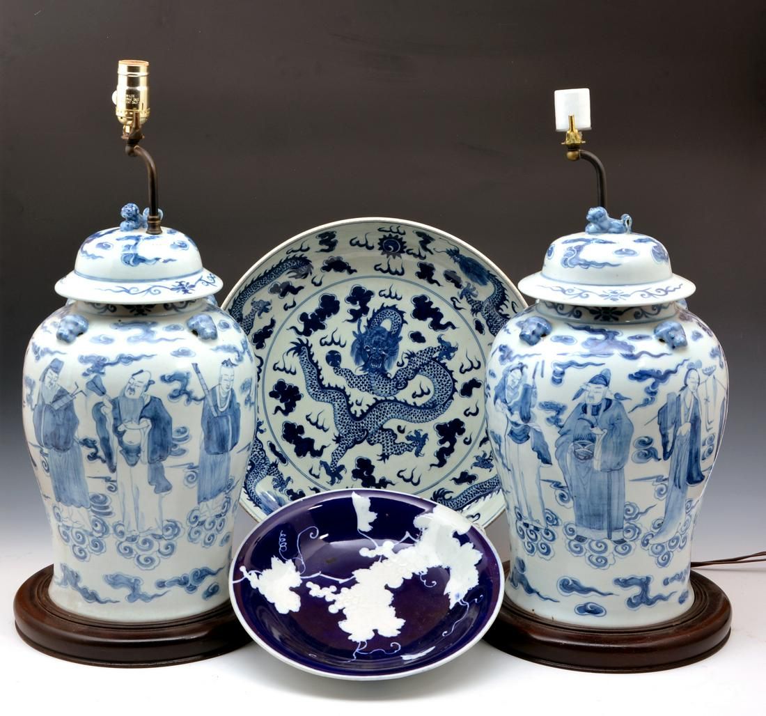 LOT OF CHINESE PORCELAIN, LAMPS &