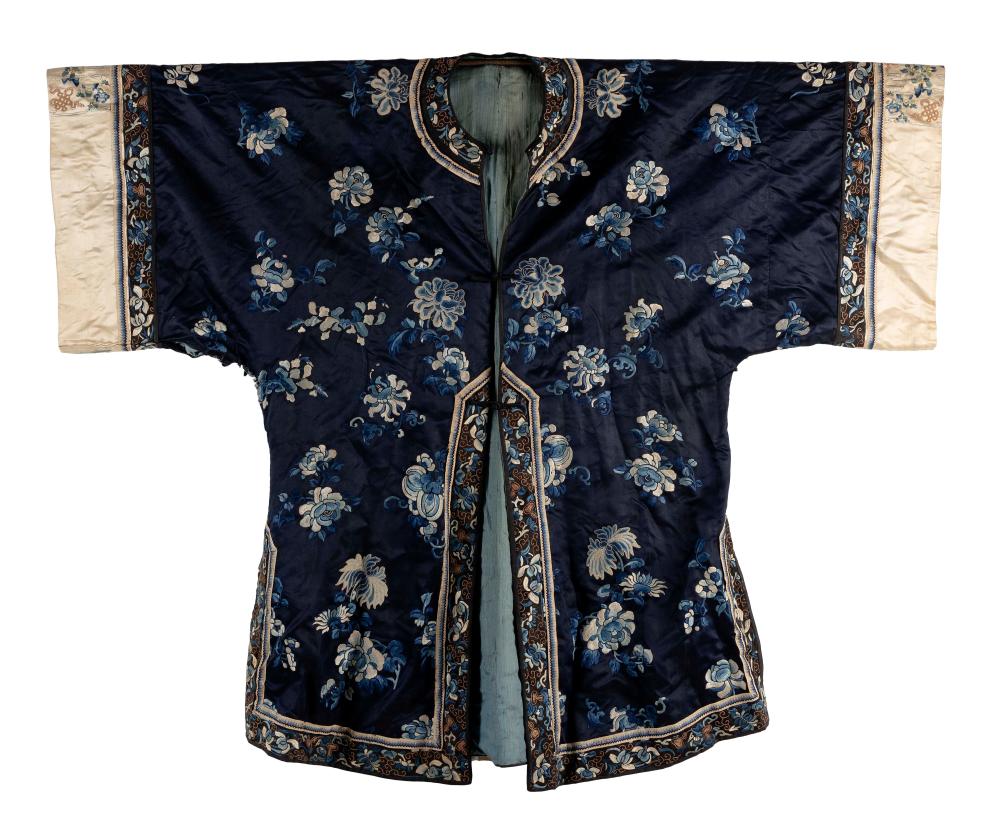 LOT OF CHINESE SILK EMBROIDERED