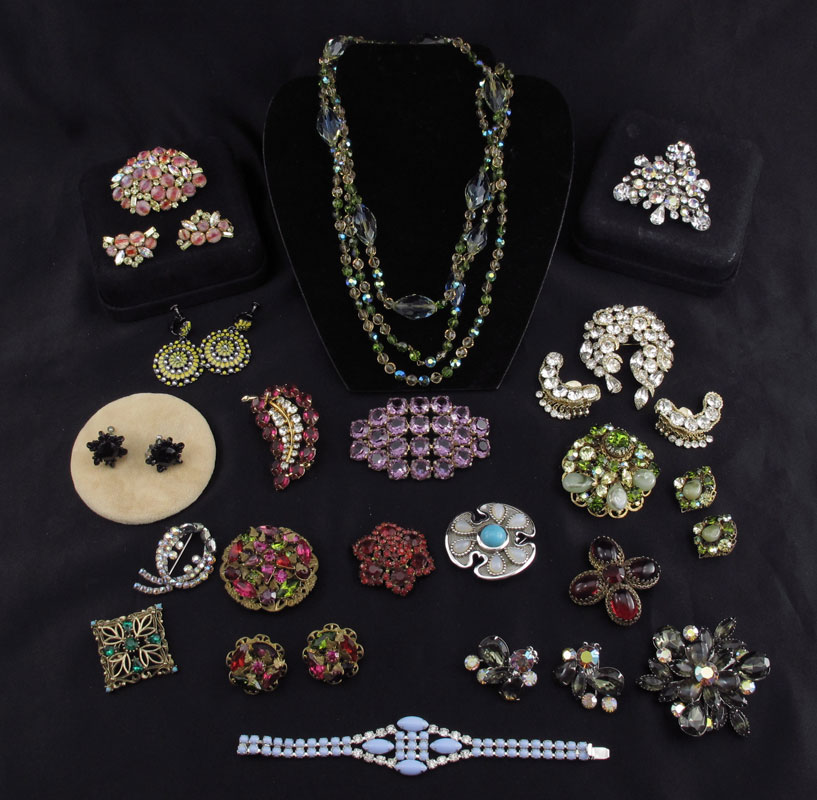 LOT OF COSTUME JEWELRY: To