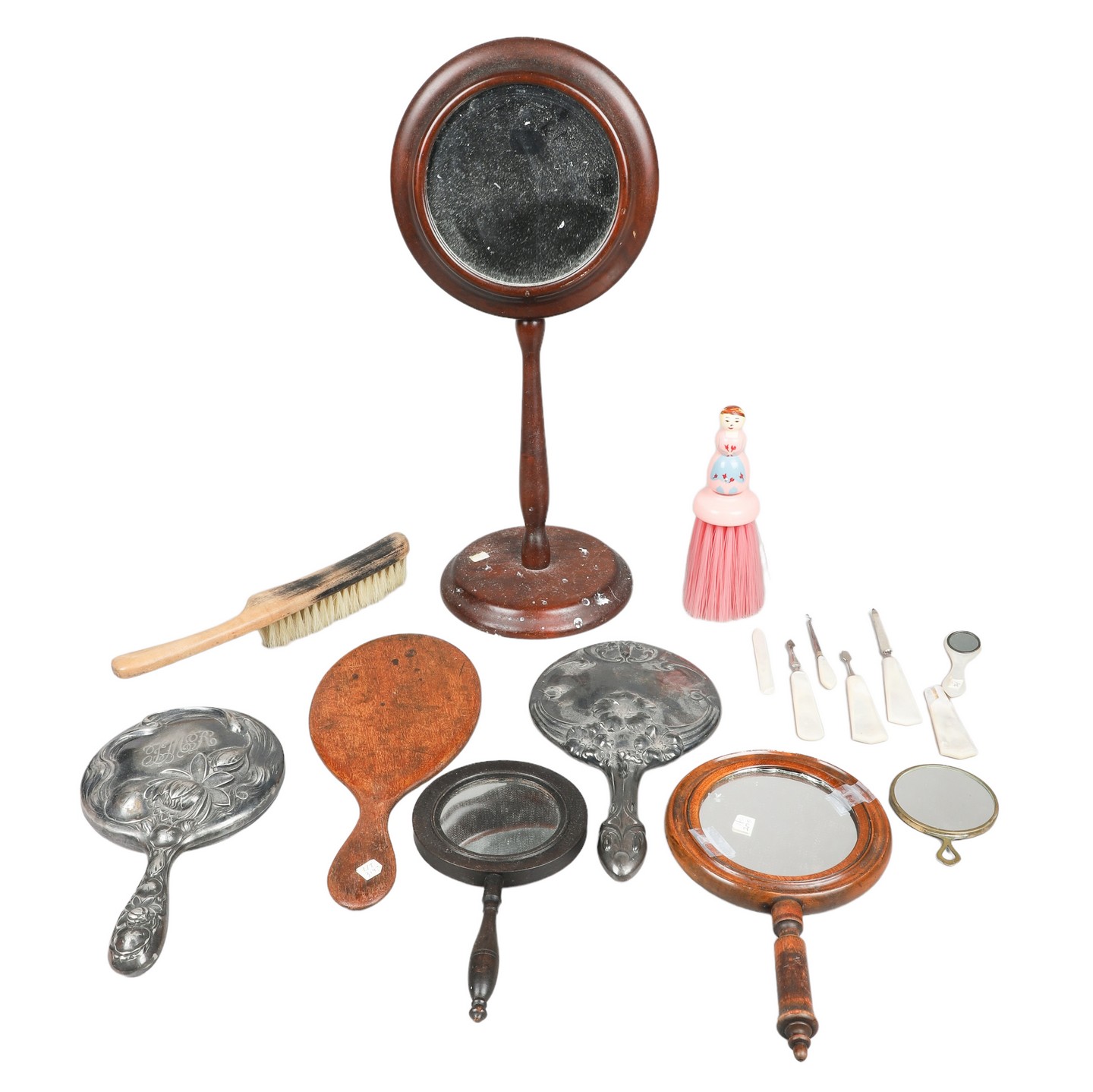 Lot of dresser items, c/o