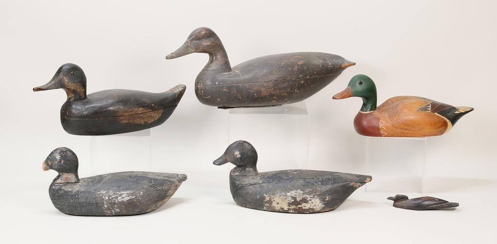 LOT OF DUCK DECOYSLot of carved
