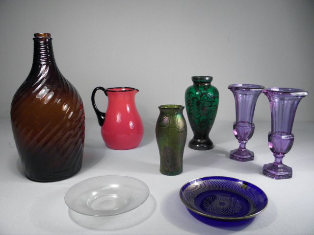 Lot of eight pieces of assorted art