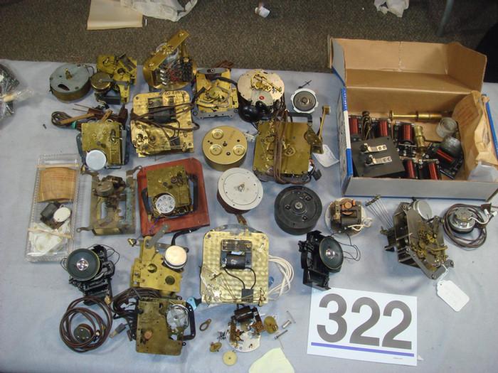Lot of electric clock movements  
