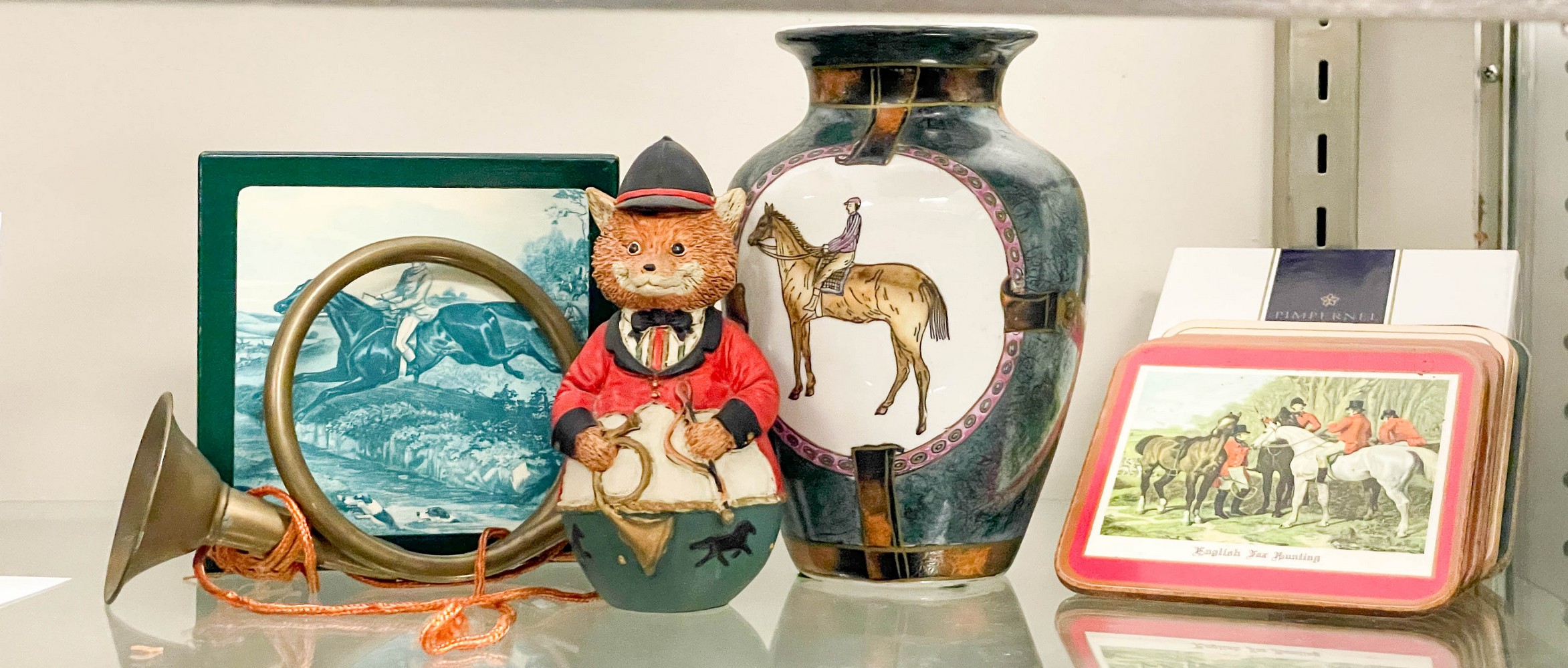 Lot of equestrian items, c/o roly