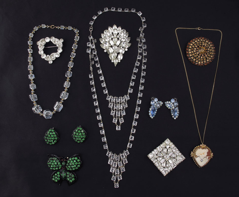 LOT OF ESTATE COSTUME JEWELRY: To