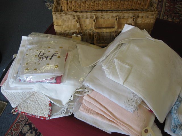 Lot of Estate Linens nice clean