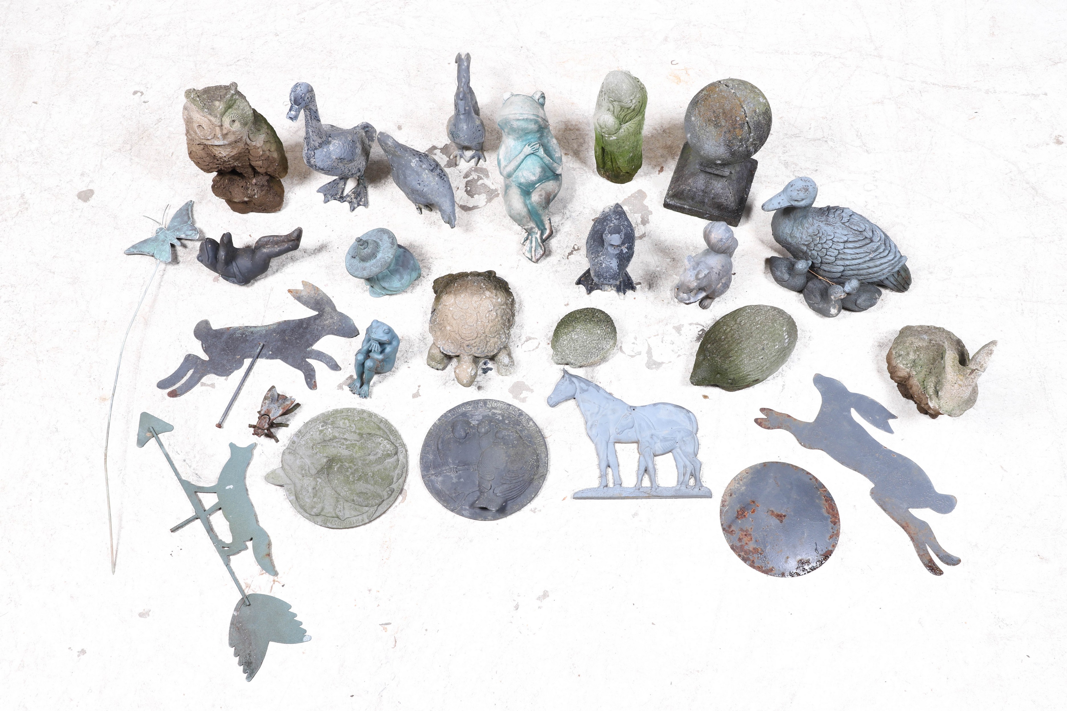 Lot of Garden items, including lead
