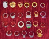 LOT OF GOLD AND SILVER TONE RI