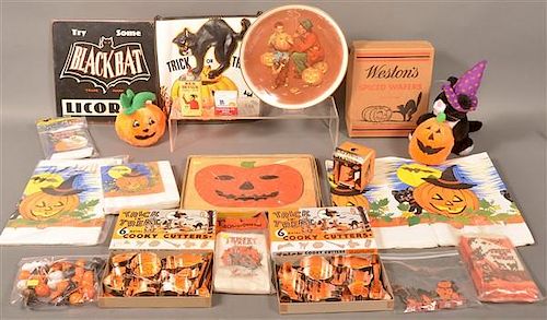 LOT OF HALLOWEEN ITEMS.Lot of