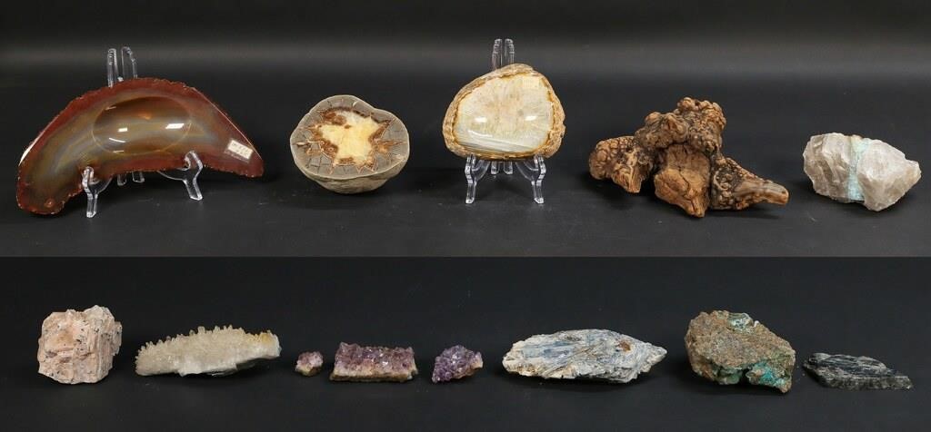 LOT OF MINERAL SPECIMENSLot of