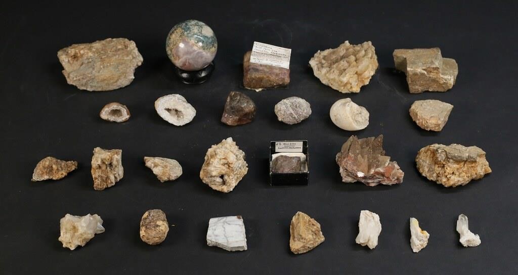 LOT OF MINERALSLot of minerals